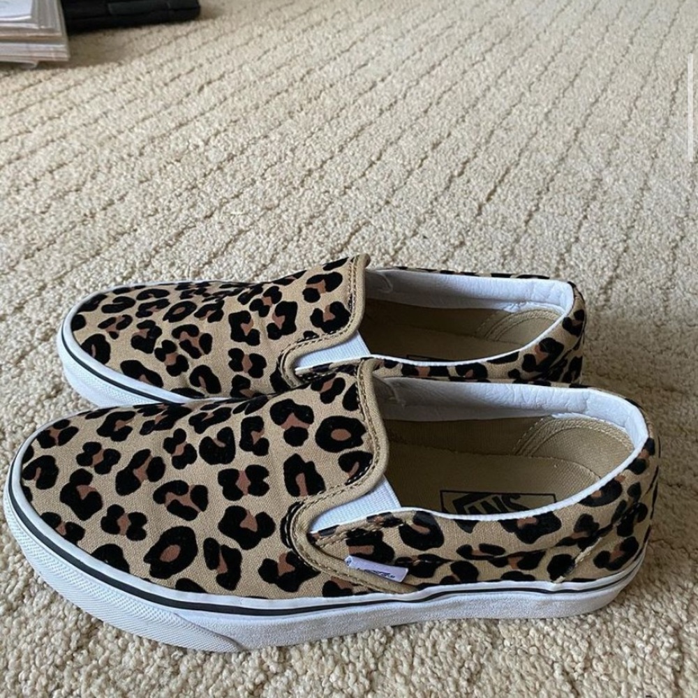 Leopard vans